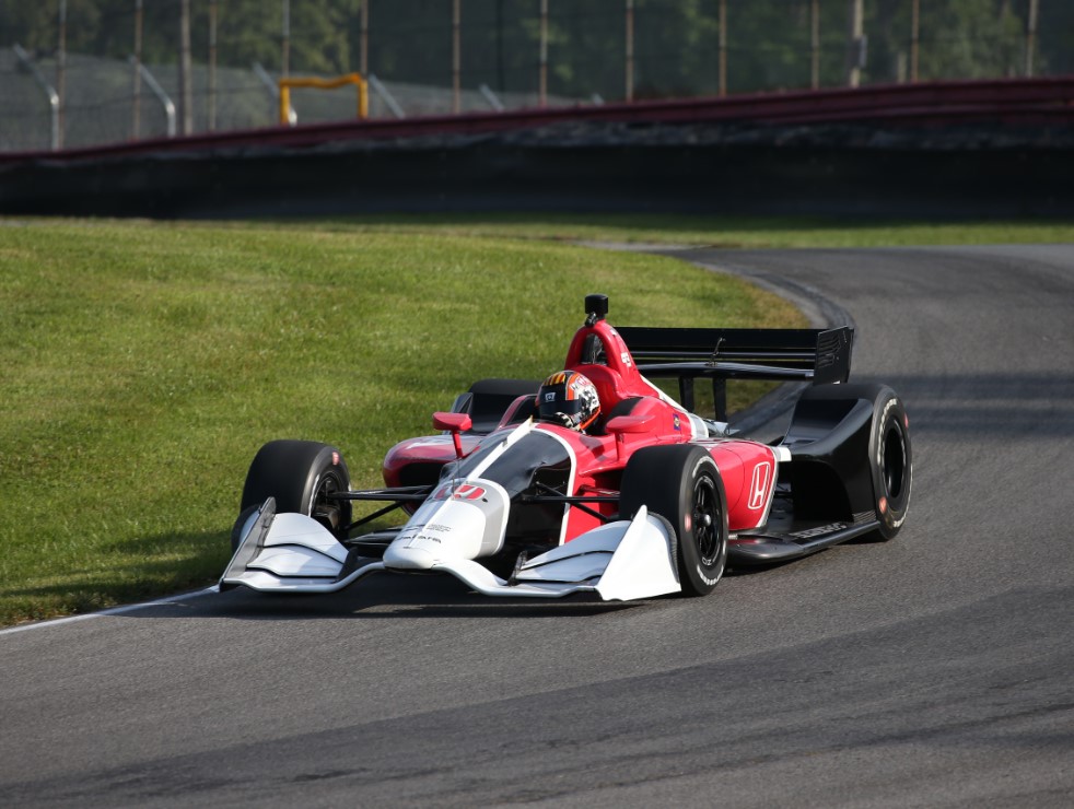 Indycar Estrenada La Version De Circuito Y Ovalo Corto Del Coche De 18 Motor Es