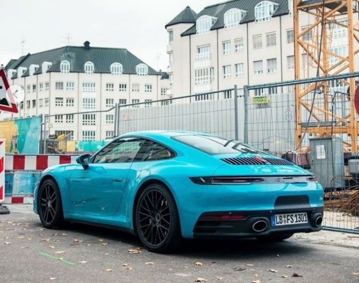 Avistado El Nuevo Porsche En El Estridente Tono Miami Blue Motor Es