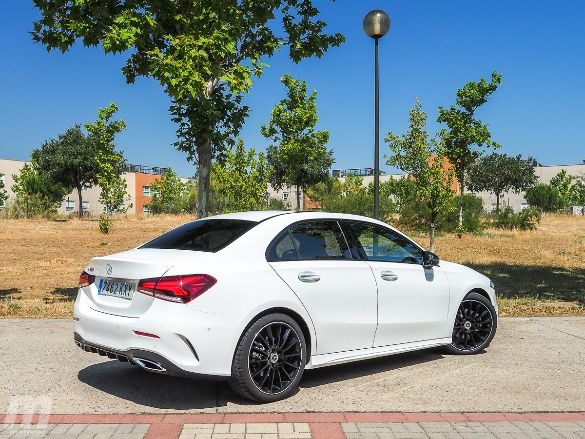 Prueba Mercedes Clase A Sedán 2019, elegancia en dimensiones compactas ...